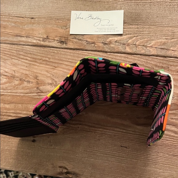 Brand New With Tags! Vera Bradley Euro Wallet in Va Va Bloom. - Picture 4 of 9